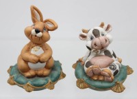 Auktion 371 / Los 9033 <br>2x Goebelfiguren, Serie Teo D'Oro, leider beide geklebt, ca. H-11,5cm