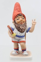 Auktion 371 / Los 9036 <br>Goebel Co-Boy Sammelfigur, Ted the Tennis Player, ca. H-14,5cm