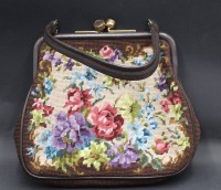 Auktion 367 / Los 13010 <br>Gobelin Handtasche, guter Zustand, 23x26 cm