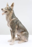 Auktion 367<br>Deutscher Sch&auml;ferhund, Bing &amp; Gr&ouml;ndahl, Kopenhagen, Entw. Lauritz Jensen, Modellnr. 1765, polychrom bemalt in naturalistischen Unterglasurfarben, H-21,5cm