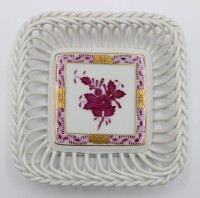 Auktion 367<br>Korbschale, Herend, Apponyi rot, ca. H-2,6cm B-13,5cm