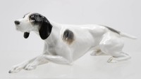 Auktion 367<br>liegender Jagdhund, Metzler &amp; Ortloff, Unterglasurfarben, ca. H-9,8cm L-25cm