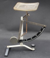 Auktion 367<br>kl. Briefwaage, H-22 cm, Gebrauchsspuren