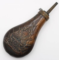 Auktion 367<br>Pulverflasche, 19. Jhd. , Kupfer rerliefiert, ca. L-20cm