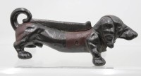 Auktion 367<br>Dackel-Schuhabstreifer aus Gusseisen, &auml;lter, ca. H-13cm L-36cm