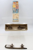 Auktion 367<br>antike Schlittschuhe der Marke HUDORA, 50/60er Jahre, orig. Karton dieser mit L&auml;suren