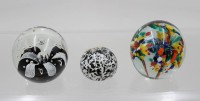 Auktion 367<br>3x div. Paperweights, ca. H-8 bis 5cm