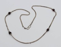 Auktion 367<br>Halskette, Silber (gepr.), rote Steine, &auml;lter, ca. 5gr., L-44cm