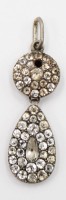 Auktion 367<br>antiker Silber-Anh&auml;nger (gepr.), klare Steine (1x fehlt), ca. L-4cm, 3gr.