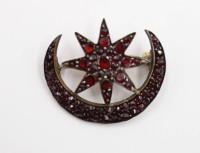 Auktion 367<br>antike Brosche, Granat, Tombak, B&ouml;hmen, ca. L-3,5cm