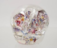 Auktion 367<br>Paperweight mit farbigen Einschnelzungen, ca. H-7cm