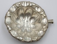 Auktion 367<br>fr&uuml;hes Teesieb, Silber (gepr.), 21,5gr., Stiel fehlt, D-7,5cm