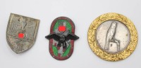 Auktion 367<br>3x div. Abzeichen  aus der Zeit des 3. Reiches