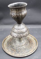Auktion 367<br>gr. Stand einer alten Wasserpfeife, Persien?, H-30 cm, innen Glasgef&auml;ss