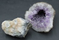 Auktion 367<br>2xMineralien, Amethyst Druse 9,5x13 cm und Apophillit  6x10 cm