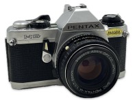 Auktion 367<br>Pentax MG Kamera, inkl. Objektiv, Alters &amp; Gebrauchsspuren