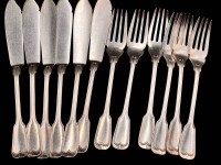 Auktion 367<br>12  tg. Fischbesteck, 90-er Auflage, Augsburger Faden, L-24 cm