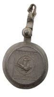 Auktion 368 / Los 15006 <br>Zinndeckel f&uuml;r einen Bierkrug, Brauerei Lederer Br&auml;u aus N&uuml;rnberg, ca. D-9cm