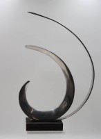 Auktion 368<br>moderne Aluminium-Skulptur, Holzsockel, 90er Jahre, ca. H-47,5cm