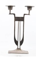 Auktion 368 / Los 15012 <br>Art-D&eacute;co Leuchter, 2flammig, silberfarben, ca. H-34cm B-21,5cm