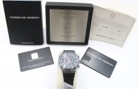 Auktion 370 / Los 2041 <br>Porsche Design Chronograph 1 "All Black Edition" limitiert,Titan,  neu  und ungetragen mit Full Set Papiere Nr.1040, Automatikwerk l&auml;uft, Kaufdatum 2022,
