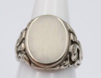 Auktion 368 / Los 1022 <br>800er Silber-Herren-Ring, &auml;lter, RG 59, 10,2gr.