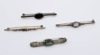 Auktion 368<br>4x div. Stabbroschen, je mit Steinbesatz, &auml;lter, ca. L-6cm, zus. ca. 18,1gr.,