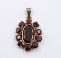 Auktion 368<br>kl. Anh&auml;nger, Granat, 835er Silberfassung, ca. L-2,5cm