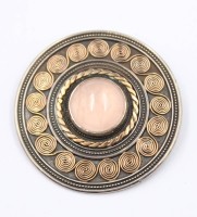 Auktion 368<br>Brosche/Anh&auml;nger im nordischen Stil, mittig Rosenqarz, 925er Silber, Greifenkunst, 18,1gr., D-4cm