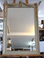 Auktion 368<br>Kaminspiegel im Louis-seize-Stil, ca. 96 x 63cm