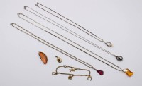Auktion 368<br>kl. Konvolut div. Schmuck, Ketten teilw. Silber