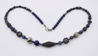 Auktion 368<br>Halskette, Lapislazuli mit Silber-Elementen, ca. L-52cm
