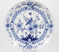 Auktion 368<br>Zierteller, Meissen, Schwertermarke, 4 Schleifstriche, D-25,8cm, kl. Chip am Standring