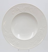 Auktion 368<br>KPM Berlin Teller aus der Serie Feldblume, Szeptermarke, Wei&szlig;porzellan, D-20,5cm