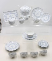 Auktion 368<br>Teeservice, k&ouml;ngl. pr. Tettau. Strohmuster, komplett f&uuml;r 6 Personen, Kanne H-11,5cm Tassen H-4,5cm