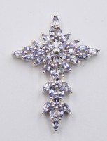 Auktion 368<br>925er Silber Kreuzanh&auml;nger mit Tansanite, Thai, L- 4 cm. 5,8 gr.
