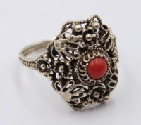 Auktion 368<br>900er Silberring - filigrane Arbeit, mit einem roten Stein, 4 gr. RG 59