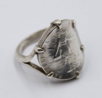 Auktion 368<br>Silberring mit einer 50 Centimes M&uuml;nze 1918 - Frankreich, Silber getestet, 5,5 gr. RG 49