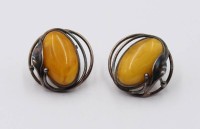 Auktion 368<br>Paar Ohrstecker, 925er Silber mit Bernstein, zus. 9,3gr., ca. L-2,3 cm,