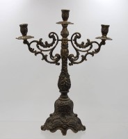 Auktion 368<br>hoher 3flammiger Leuchter, Messing, in antikem Stil, ca. H-42cm