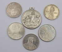 Auktion 368<br>kl. Konvolut div. M&uuml;nzen und eine Medaille, 2x Rubel, DDR Mark, Franken und Ecu