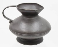 Auktion 368 / Los 15031 <br>Henkelkrug, Bronze, ca. H-13cm