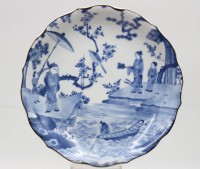 Auktion 368<br>Teller, China, verso gemarkt, blaue Landschaftsbemalung mit Personen, ca. D- 19cm