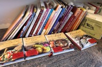 Auktion 368<br>Karton mit ca. 40 div. Kochb&uuml;chern, 20.Jhd.