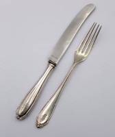 Auktion 368<br>Gabel und Messer, 800er Silber bei Messer nur Griff, Ziermonogramm, ohne Messer ca. 67,3gr., L-26cm