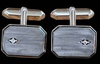 Auktion 368<br>Paar Manschetten-Kn&ouml;pfe, 925er Silber mit wei&szlig;en Steinen, 62 markiert, 9 g.