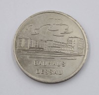 Auktion 368<br>Erinnerungsmedaille, Bauhaus Dessau, Kupfer/Nickel, ca. D-3,5cm