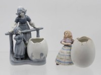 Auktion 368<br>2x fig&uuml;rl. V&auml;schen um 1900, ca. H-12,5cm u. 7cm