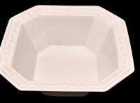 Auktion 368<br>grosse Kartoffelschale, H-7 cm, 23x23 cm  "KPM" Berlin, Kurland,