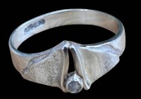 Auktion 368<br>Designer Ring? mit klarem Stein, 925er Silber, Schiene F* gemarkt, RW 55, 1,5 g